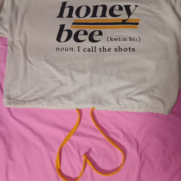 Papaya Cropped Drawstring "Honey Bee" Graphic Hoodie (M/L) - Picture 6 of 9